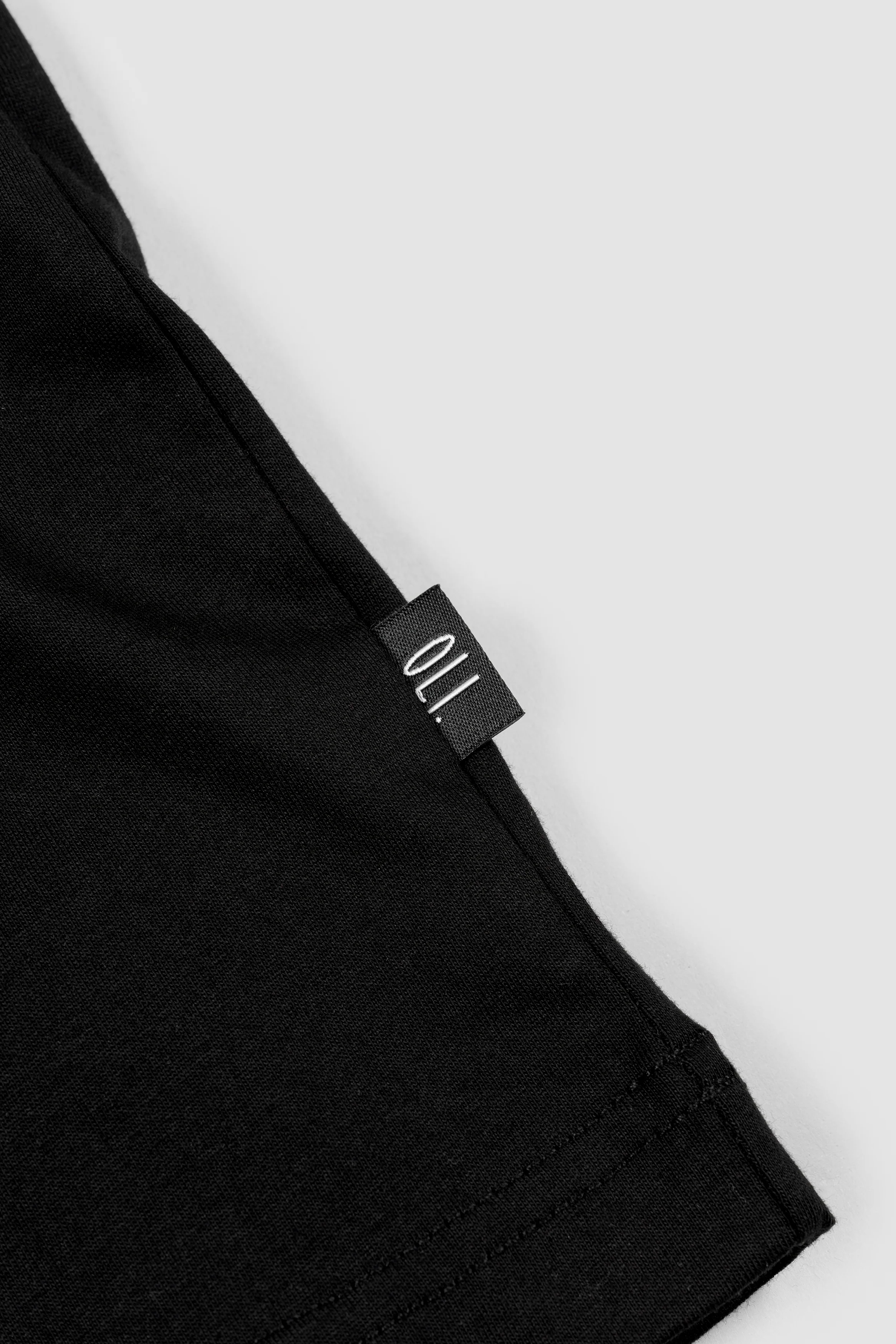 Active Classic T - Black - Image 12