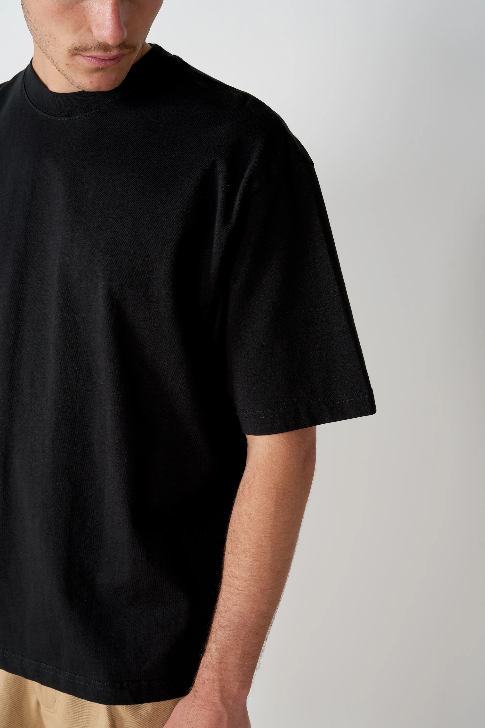 Box T - Black - Image 6