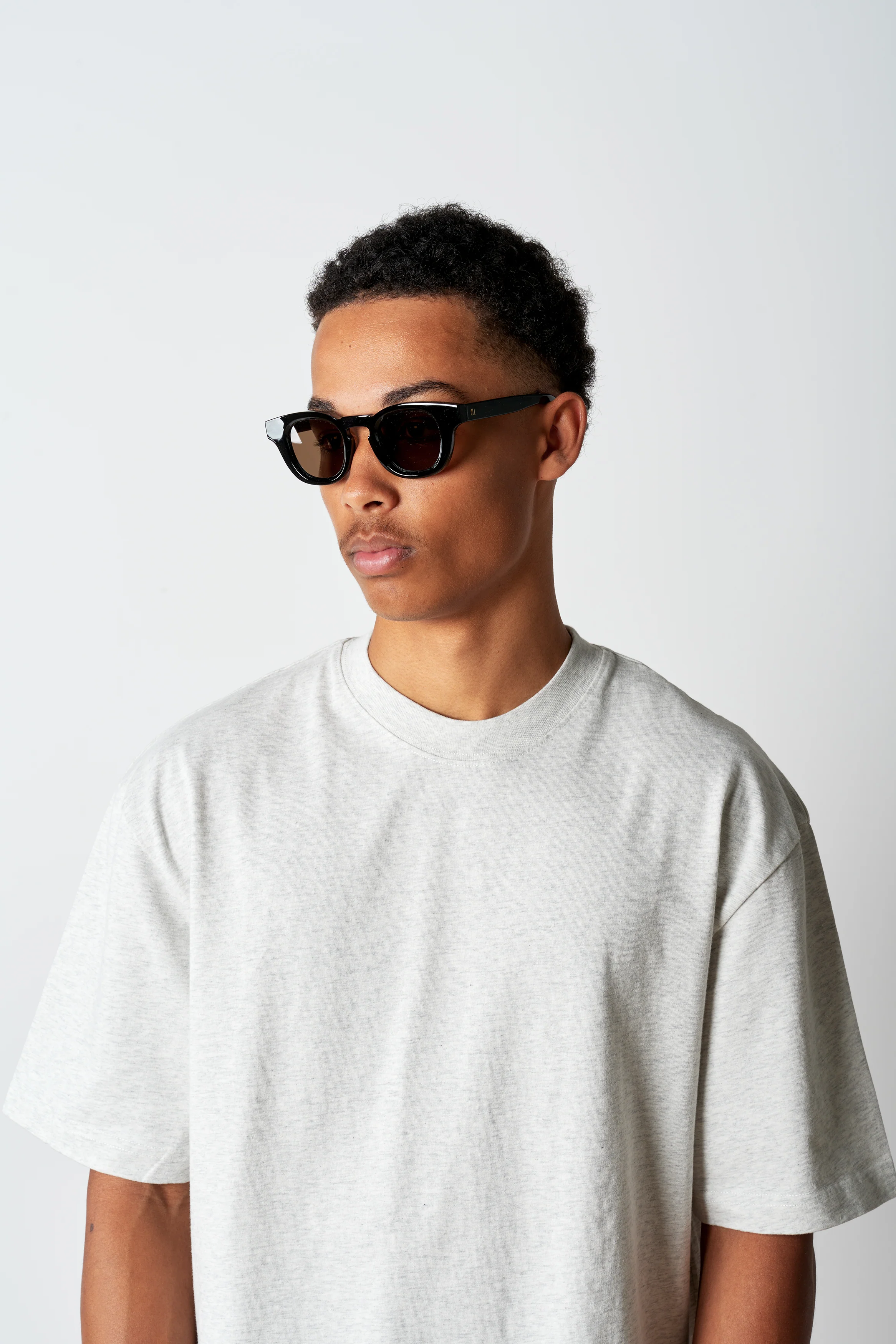 Classic Frame - Black - Image 3