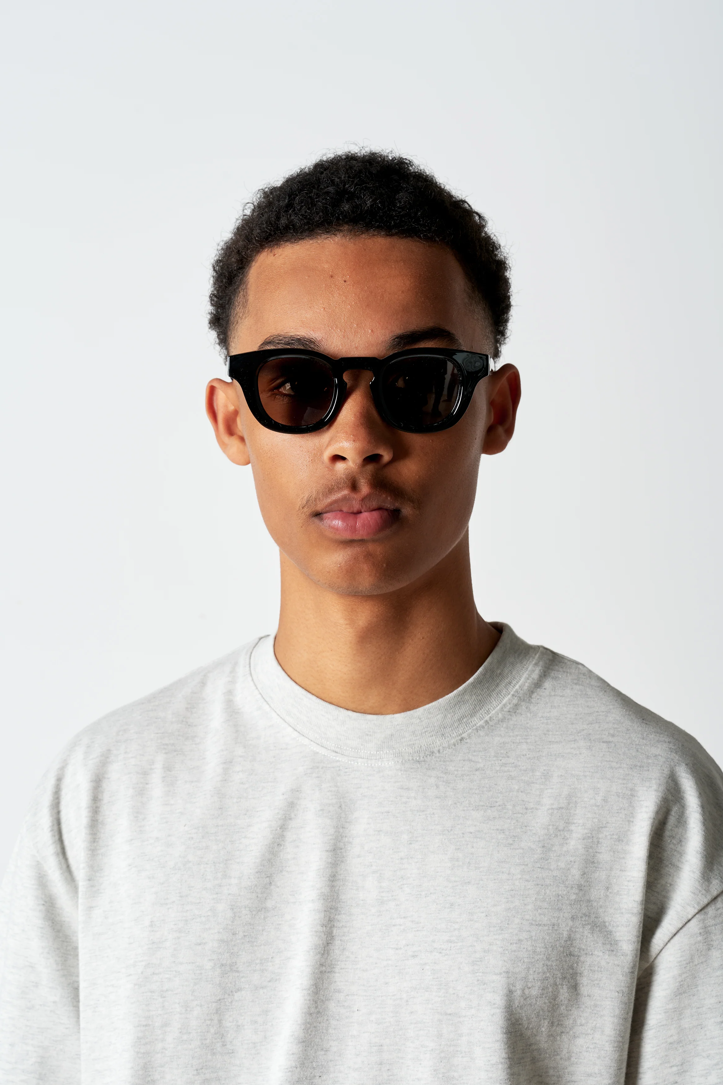 Classic Frame - Black - Image 5
