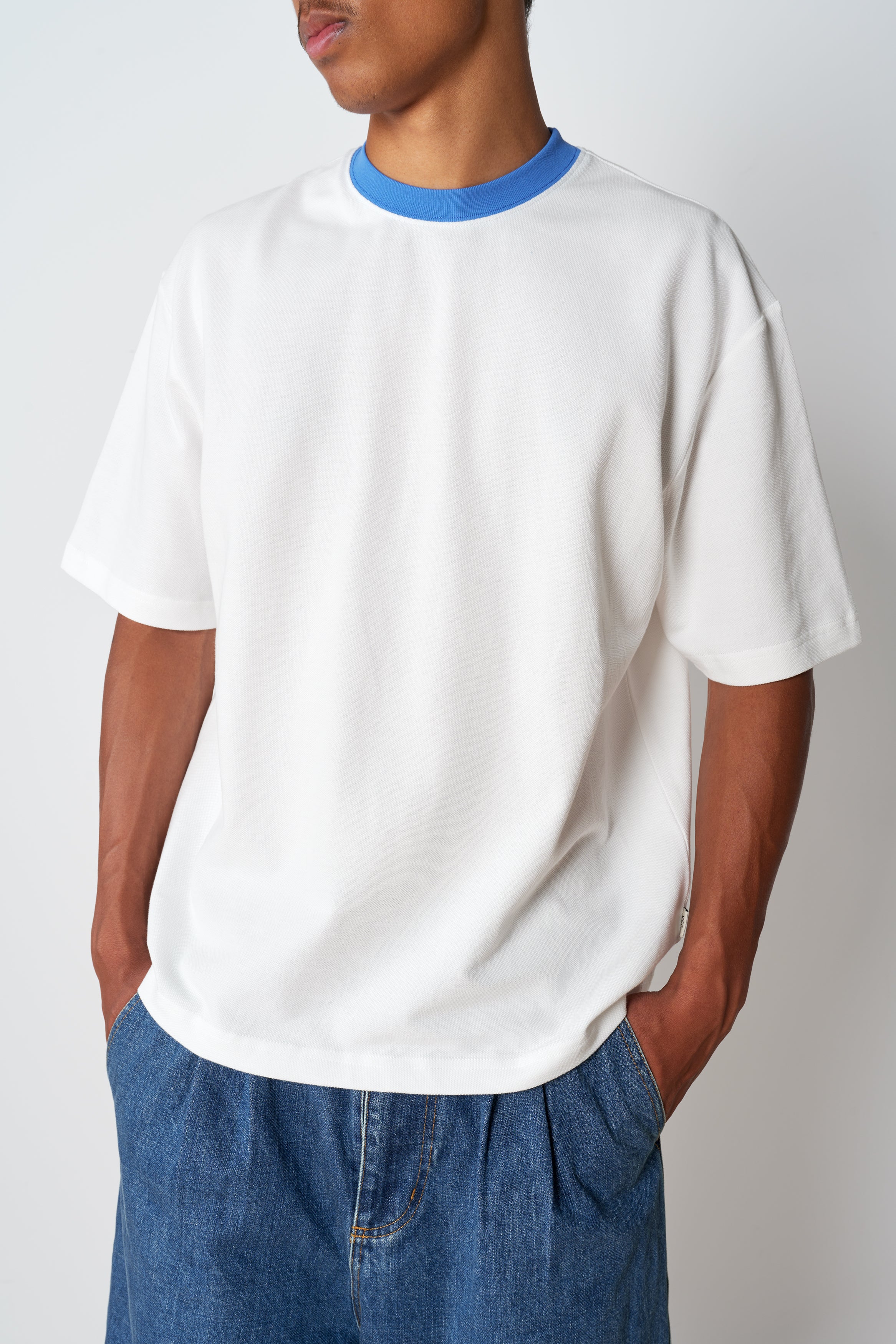 Contrast T - White - Image 4