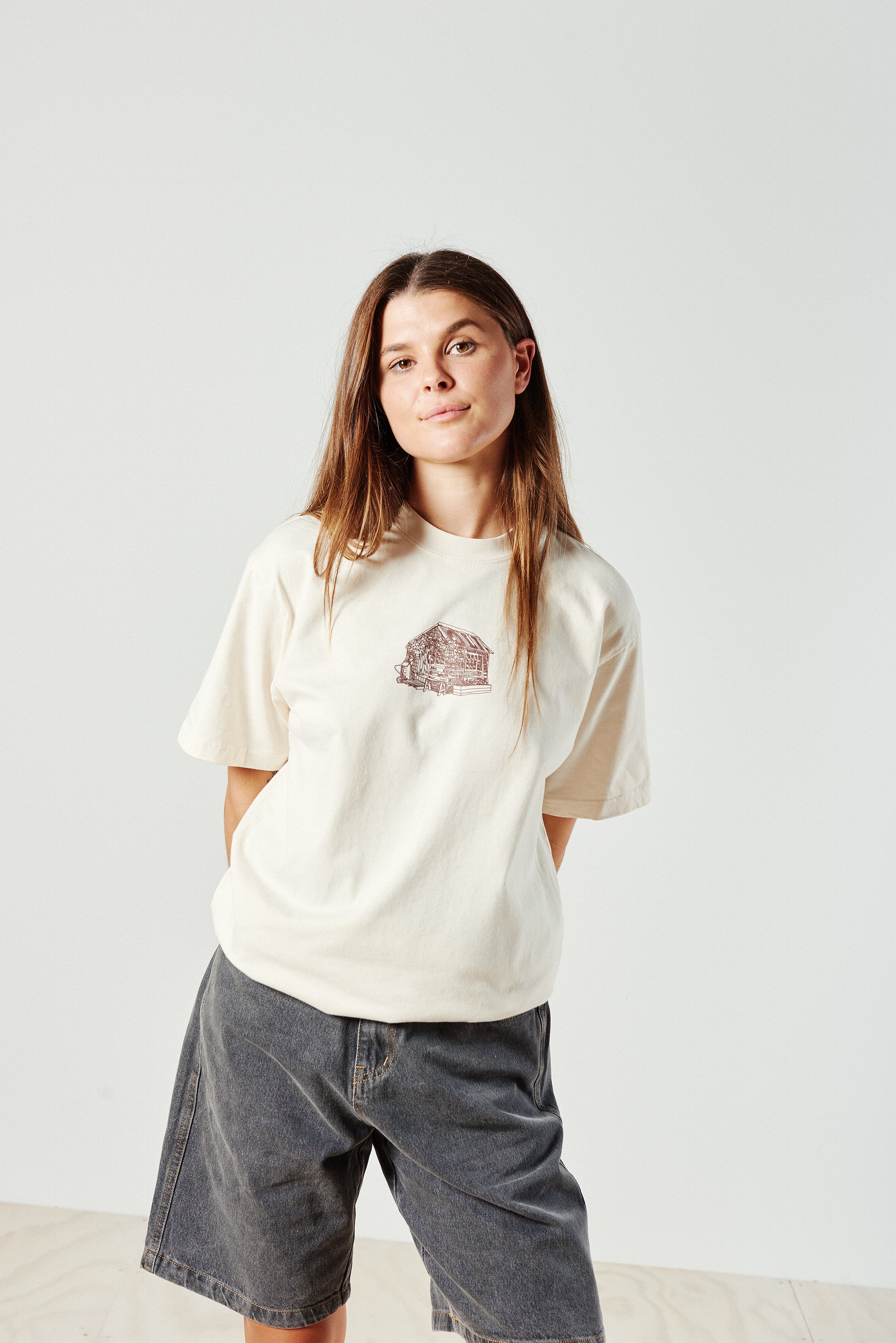 Garden Shed Back Print T - Butter - Image 8