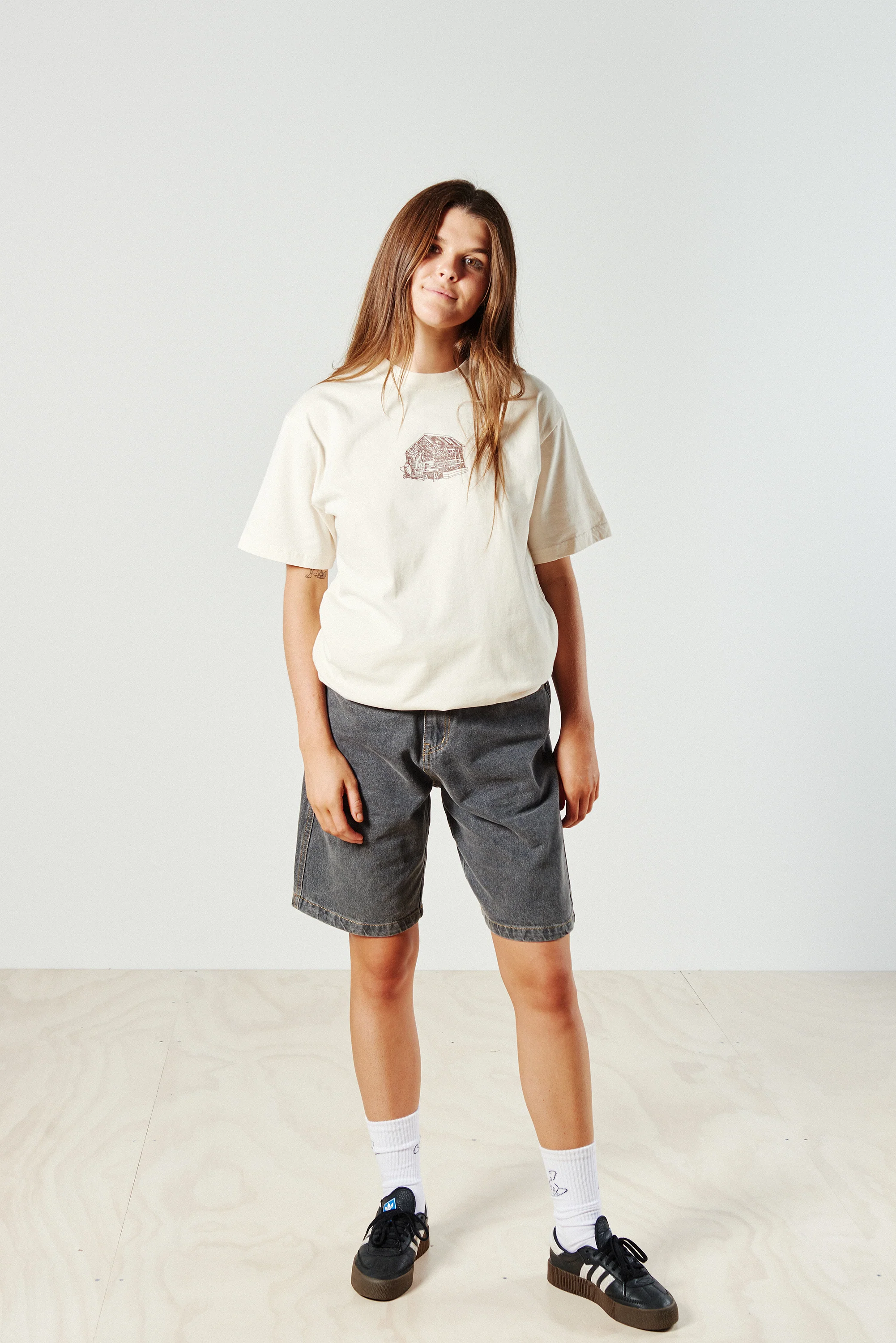 Garden Shed Back Print T - Butter - Image 9