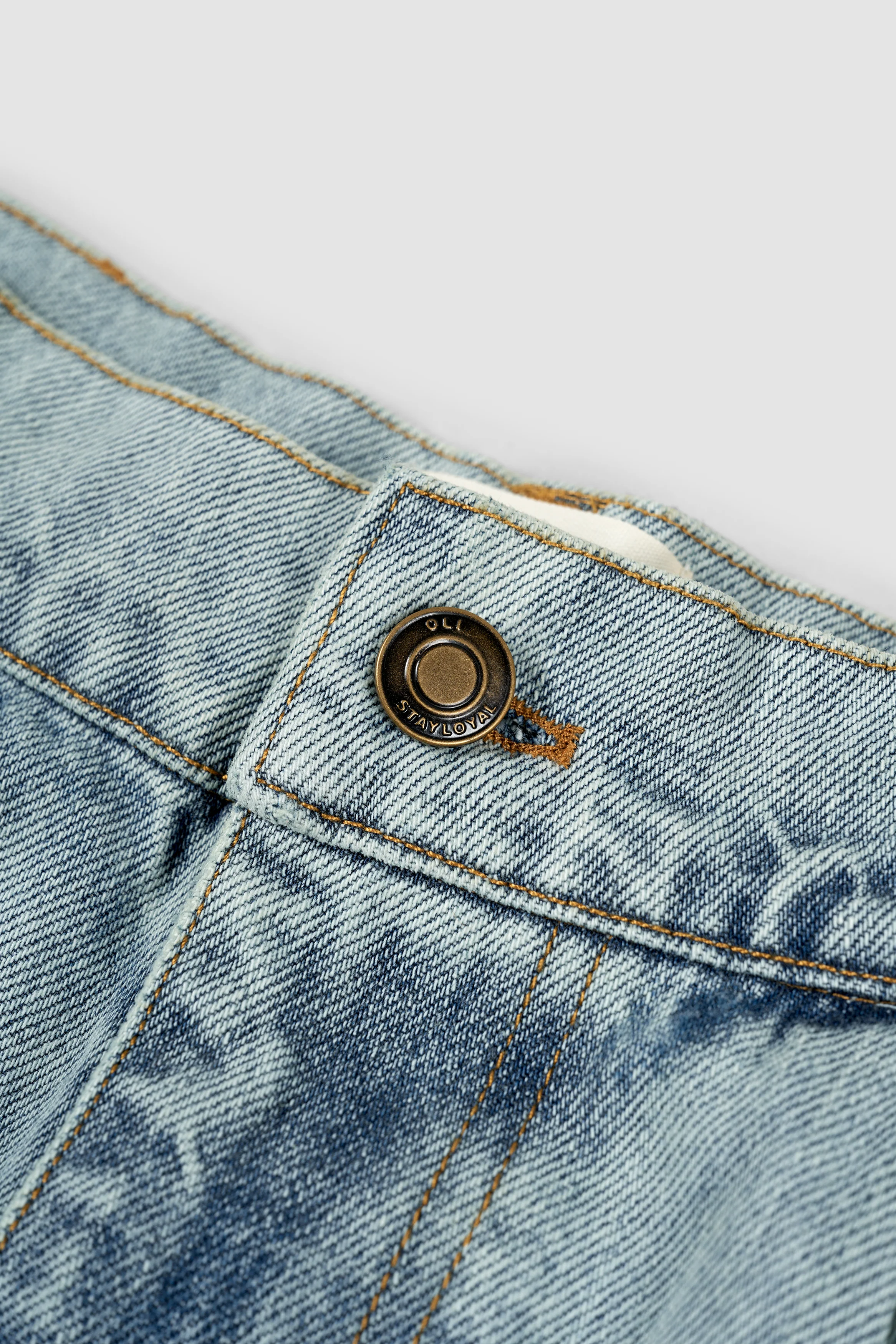 Pleated Denim Short - Washed Blue - Image 8
