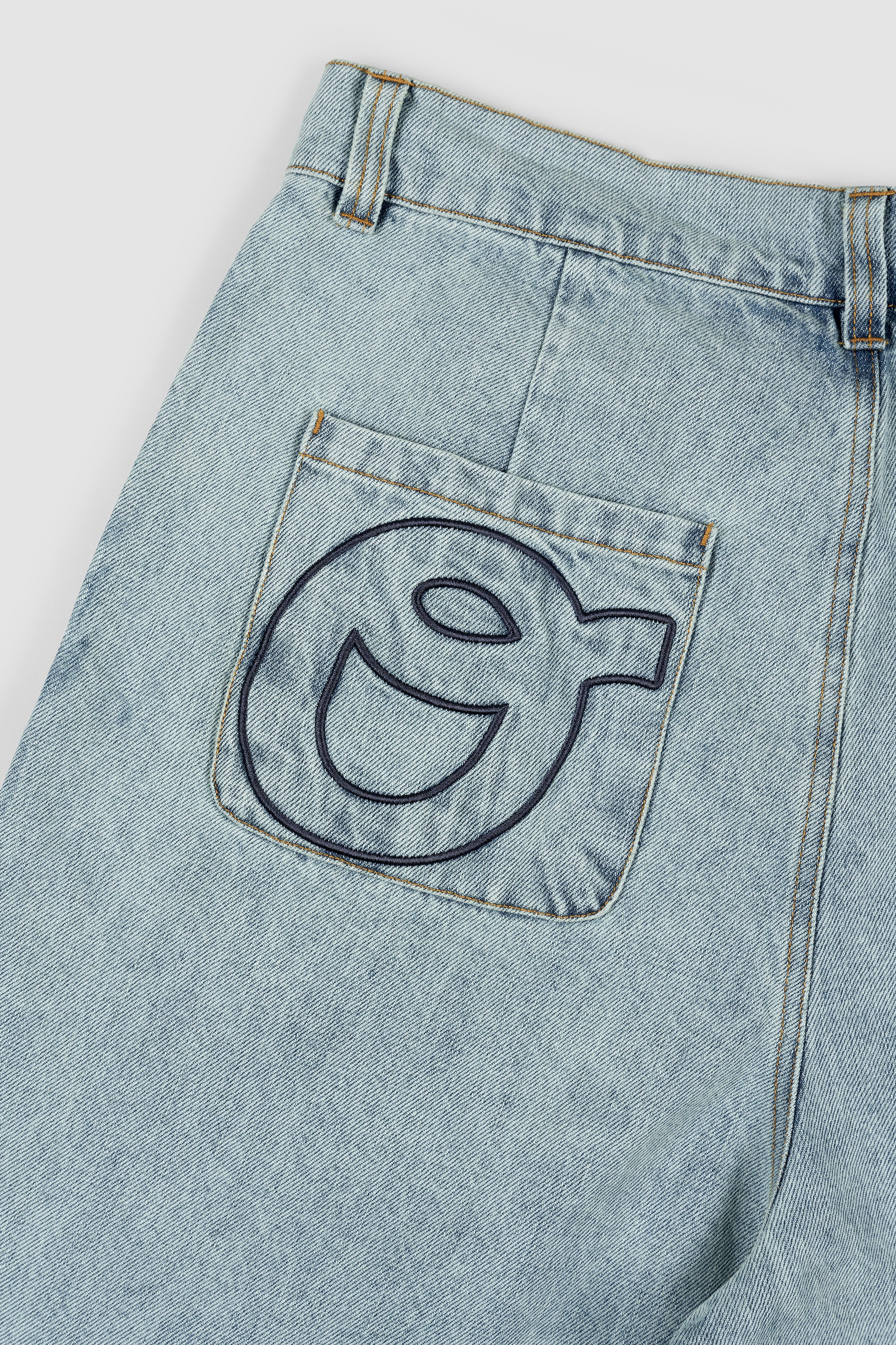 Pleated Denim Short - Washed Blue - Image 9