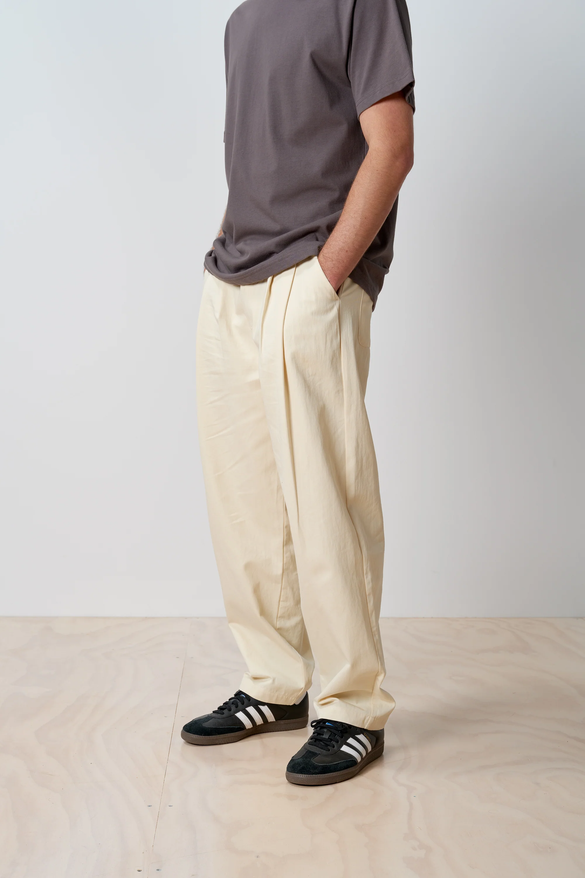 Original Pleated Pant - Cream Cotton - Image 4