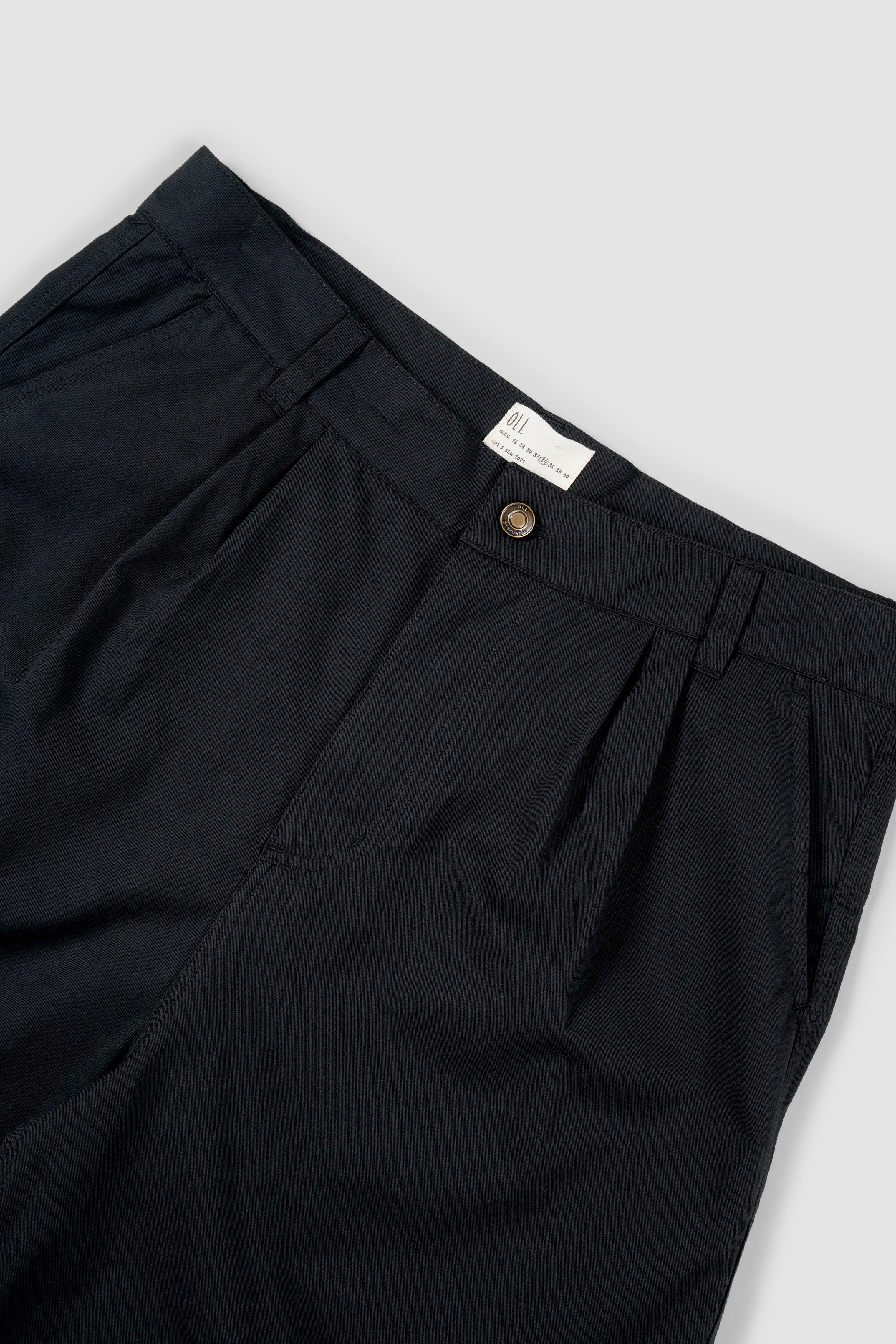 Pleated Cotton Short - Black - Image 7