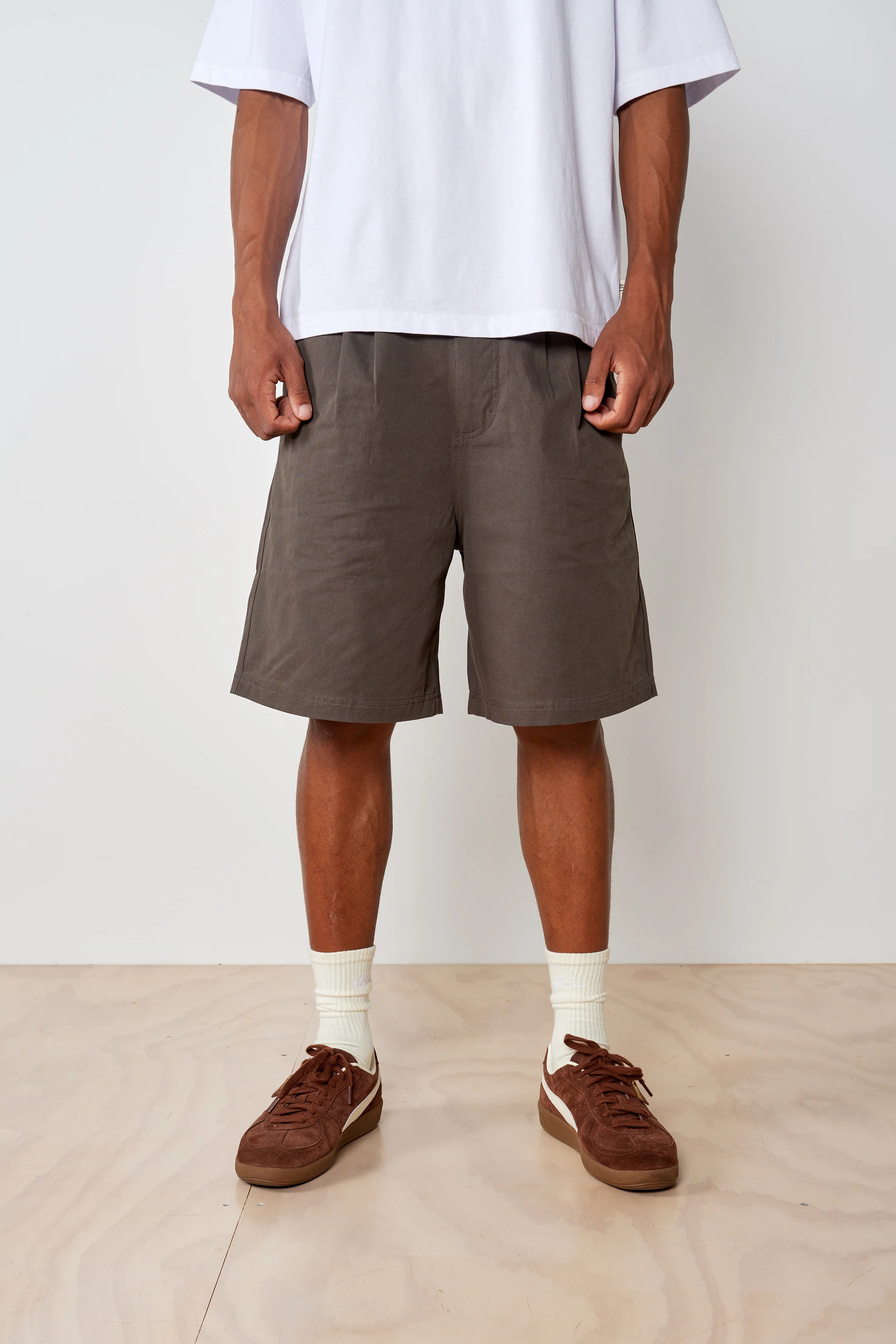 Pleated Cotton Short - Coal - Image 4
