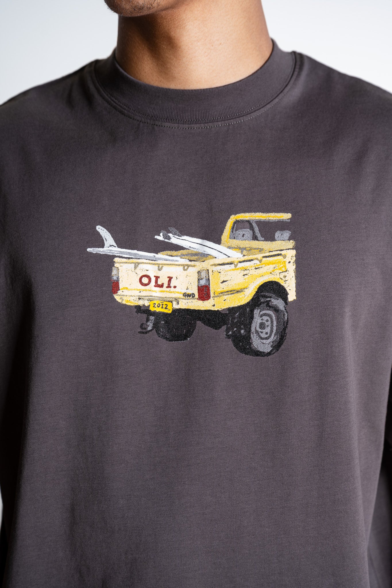 Ute T - Coal - Image 4